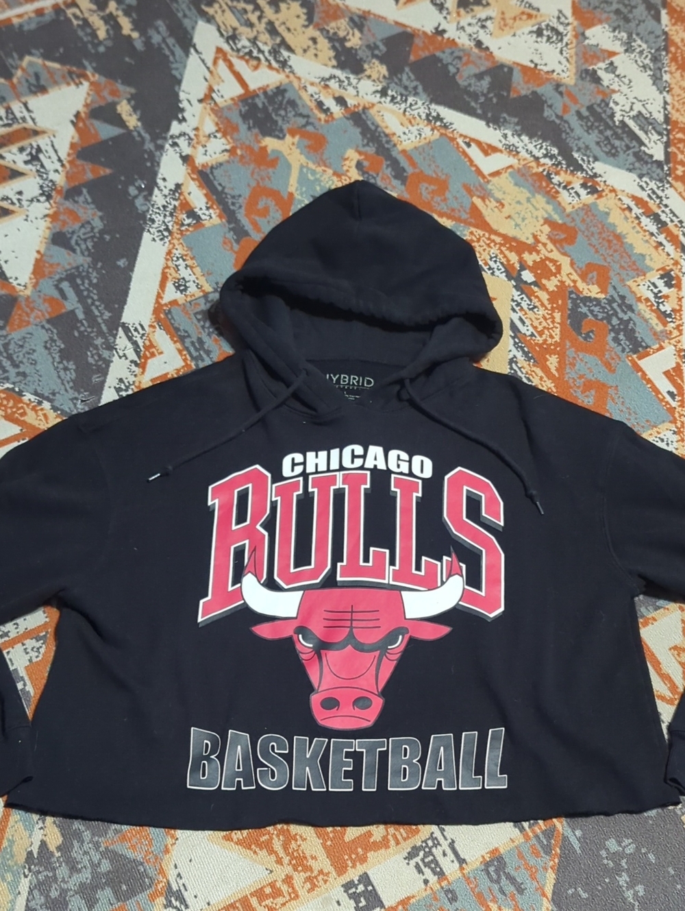 black Hybrid Apparel Chicago Bulls cropped graphic cropped hoodie